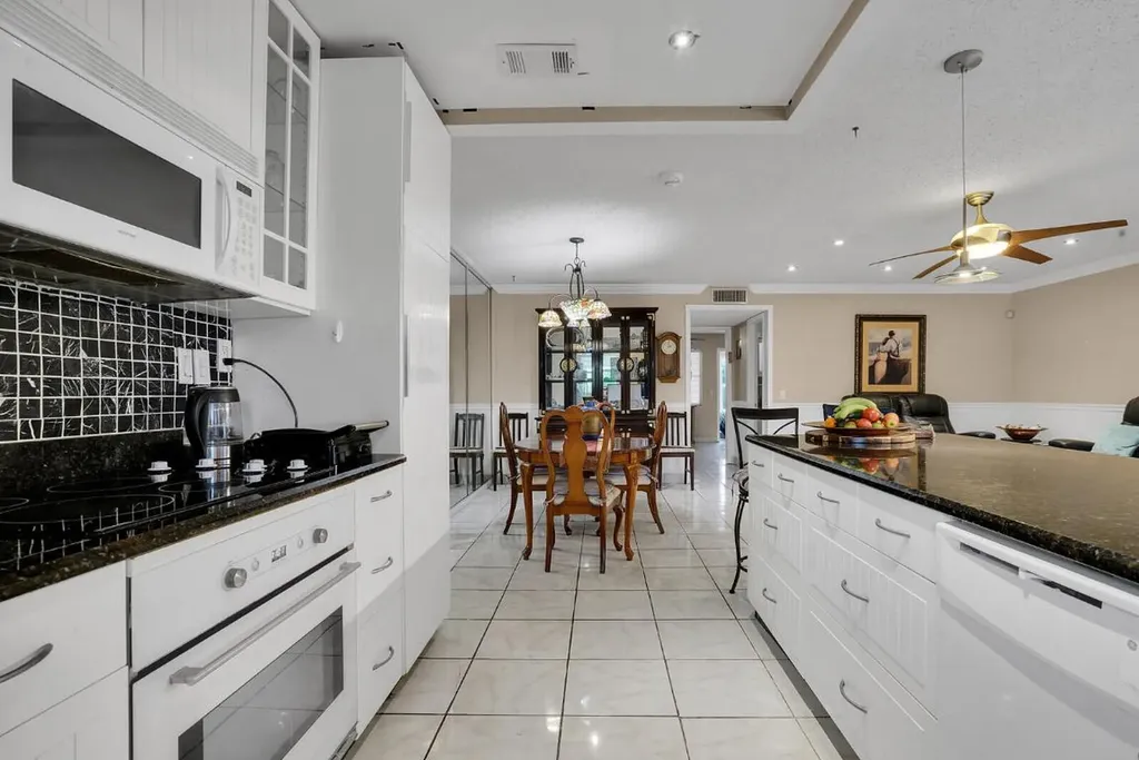 902 South Drive Delray Beach FL 33445