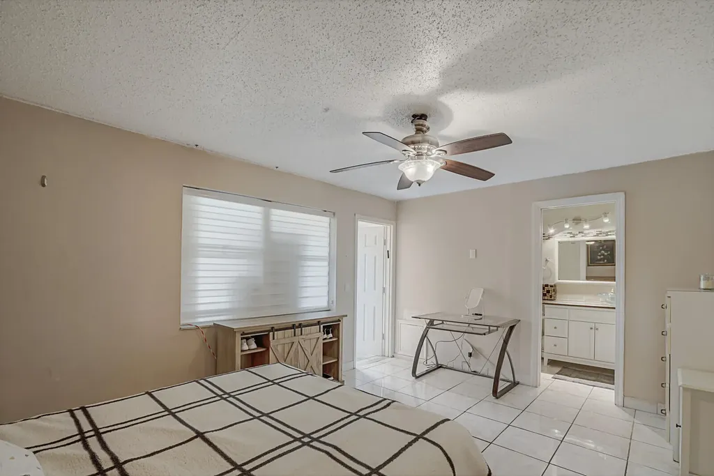 902 South Drive Delray Beach FL 33445