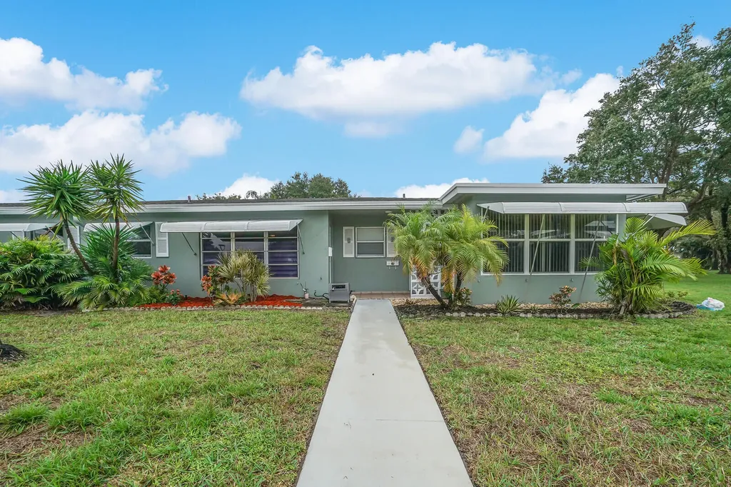 902 South Drive Delray Beach FL 33445
