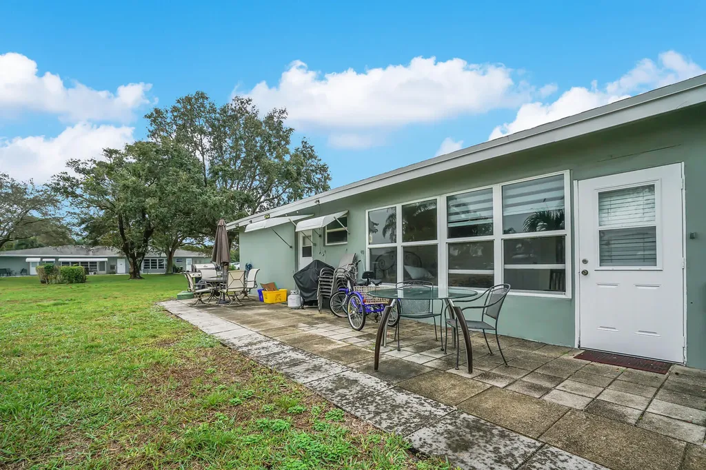 902 South Drive Delray Beach FL 33445