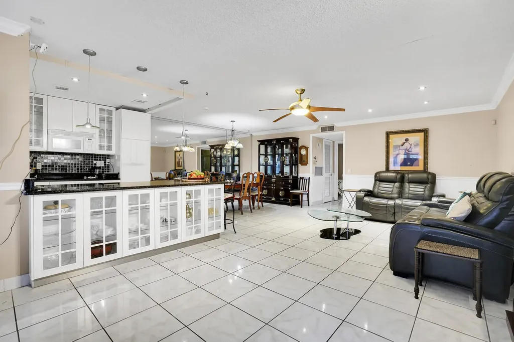 902 South Drive Delray Beach FL 33445