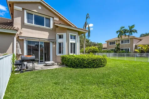 15822 SW 10th Street Pembroke Pines FL 33027