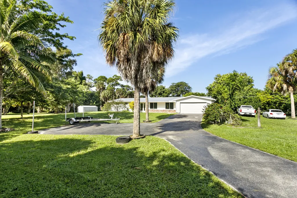5200 Club Road Haverhill FL 33415