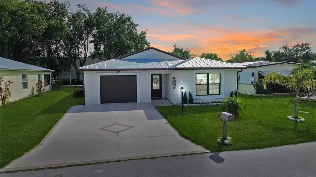 10 Santa Maria Court Port St Lucie FL 34952