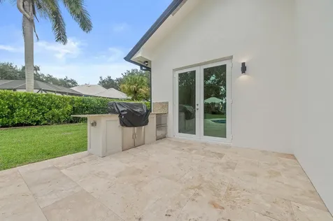 18433 SE Heritage Drive Tequesta FL 33469