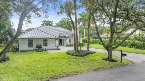 18433 SE Heritage Drive Tequesta FL 33469