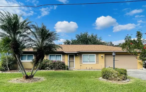 1610 Pruitts Landing Lake Placid FL 33852