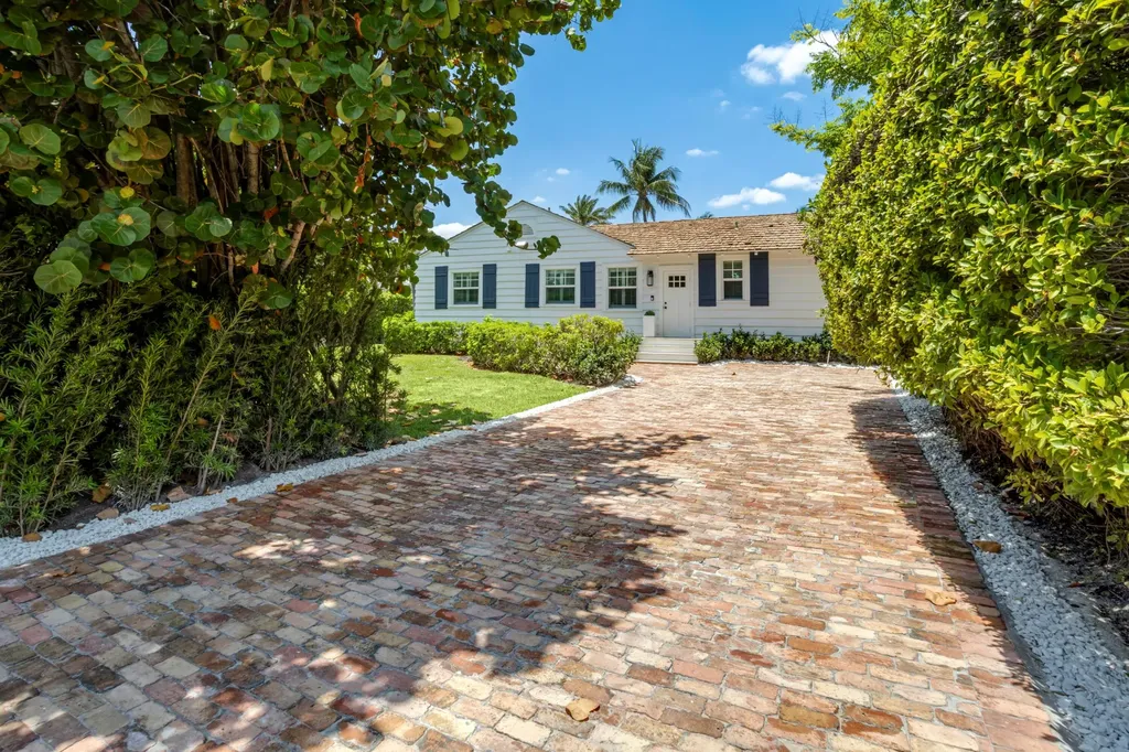 1017 Tamarind Road Delray Beach FL 33483