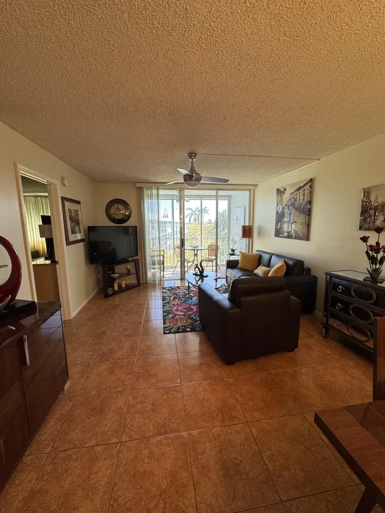 2010 S Federal Highway Boynton Beach FL 33435