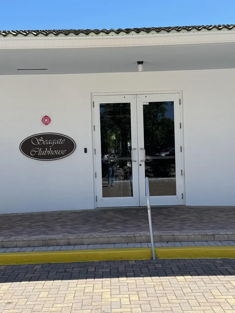 2010 S Federal Highway Boynton Beach FL 33435