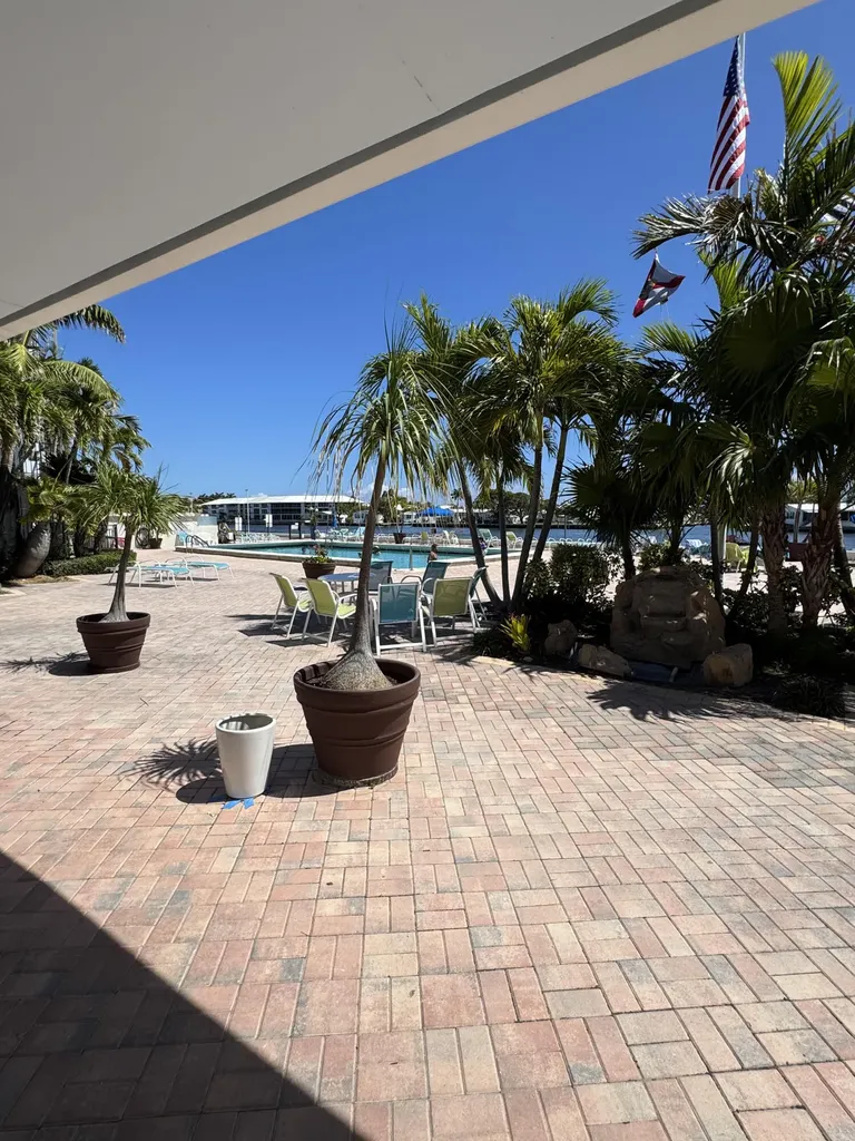 2010 S Federal Highway Boynton Beach FL 33435
