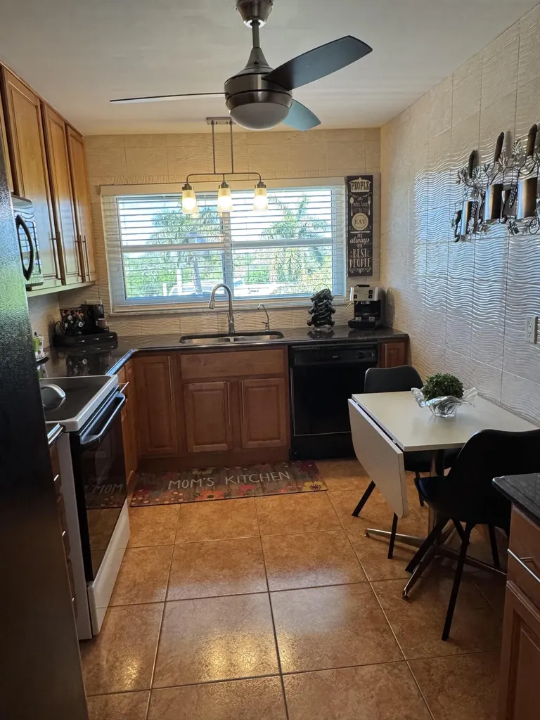 2010 S Federal Highway Boynton Beach FL 33435