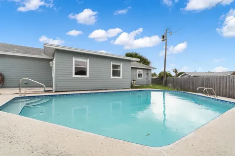 2331 NE 15th Court Jensen Beach FL 34957