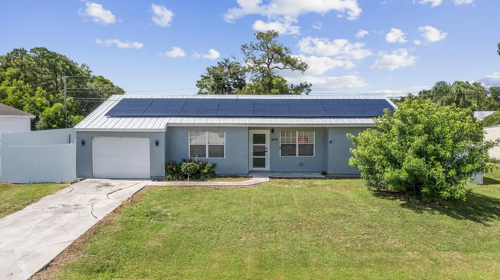 2216 SE Newcastle Terrace Port St Lucie FL 34952