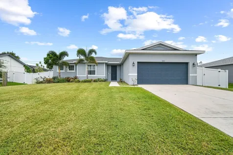 1842 SW Cecelia Lane Port St Lucie FL 34953