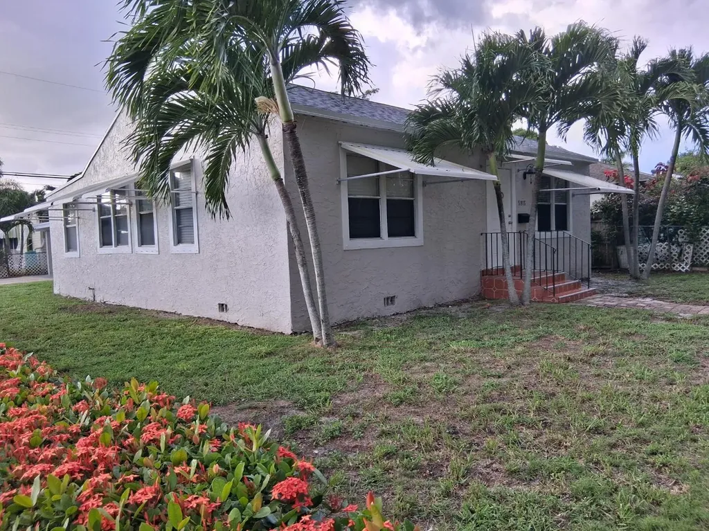 5815 Garden Avenue West Palm Beach FL 33405