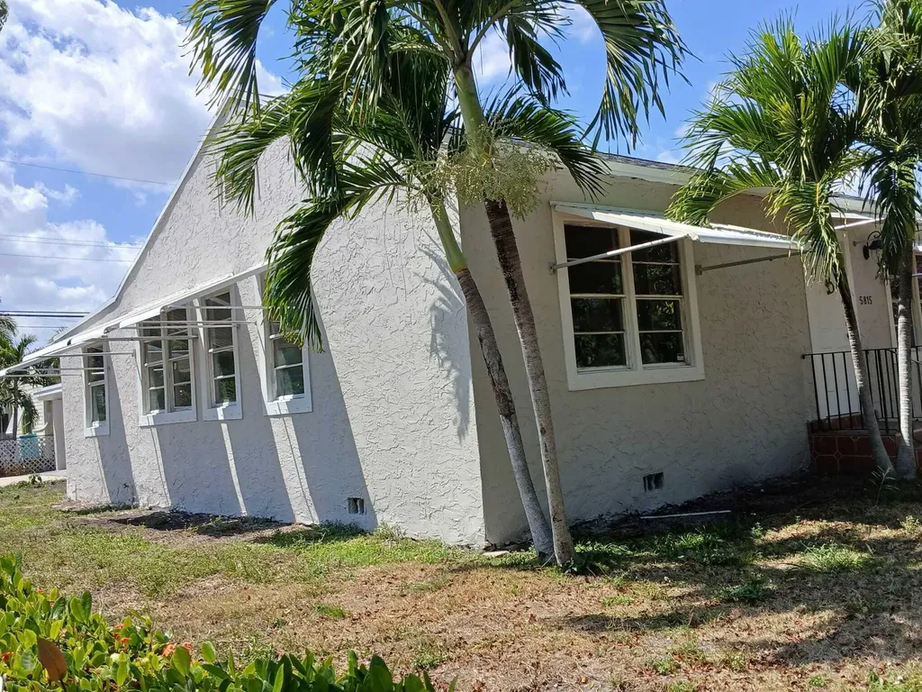 5815 Garden Avenue West Palm Beach FL 33405