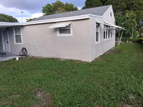 5815 Garden Avenue West Palm Beach FL 33405