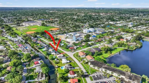 1088 W River Drive Margate FL 33063
