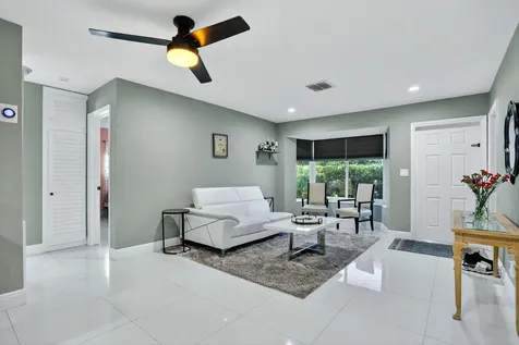 1088 W River Drive Margate FL 33063