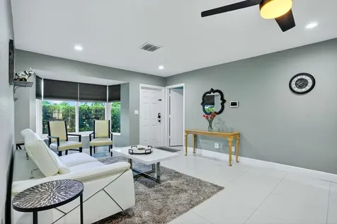 1088 W River Drive Margate FL 33063