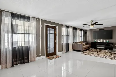 1088 W River Drive Margate FL 33063
