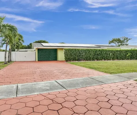1088 W River Drive Margate FL 33063