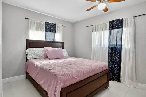 1088 W River Drive Margate FL 33063