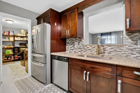 1088 W River Drive Margate FL 33063