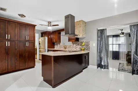 1088 W River Drive Margate FL 33063