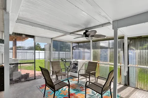 1088 W River Drive Margate FL 33063