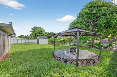1088 W River Drive Margate FL 33063