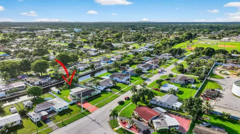 1088 W River Drive Margate FL 33063