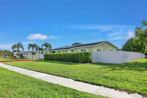 1088 W River Drive Margate FL 33063