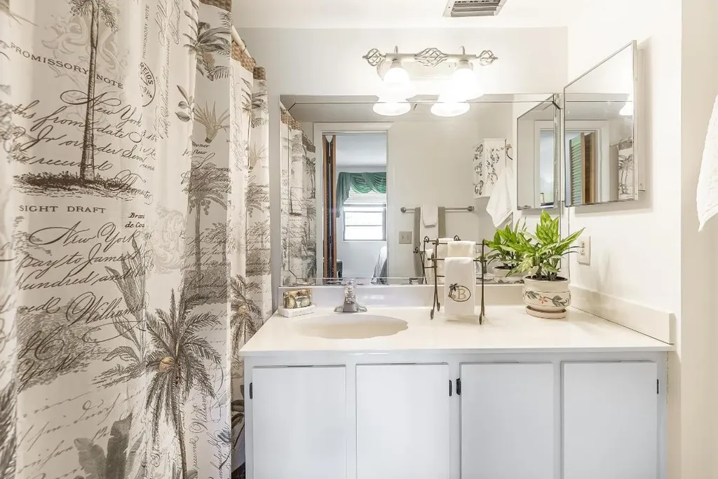 140 Lake Nancy 113 Lane West Palm Beach FL 33411