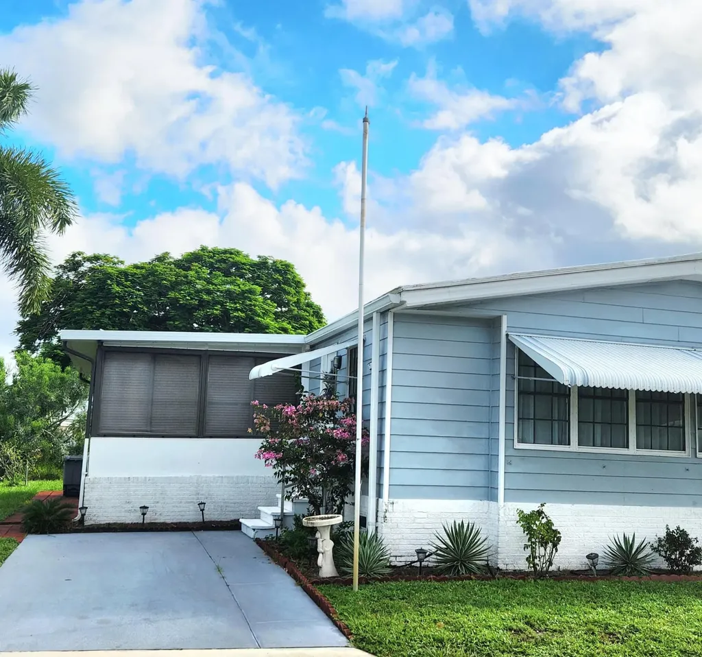 4091 67th Lane N West Palm Beach FL 33404