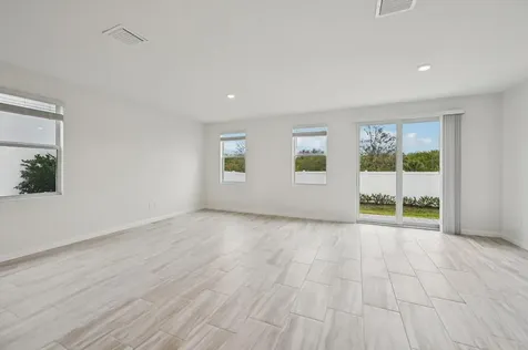 568 Salisbury Circle Fort Pierce FL 34982