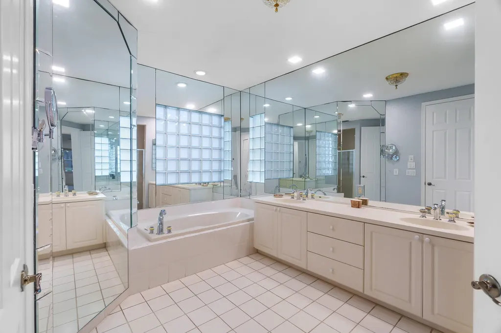 16112 Villa Vizcaya Place Delray Beach FL 33446