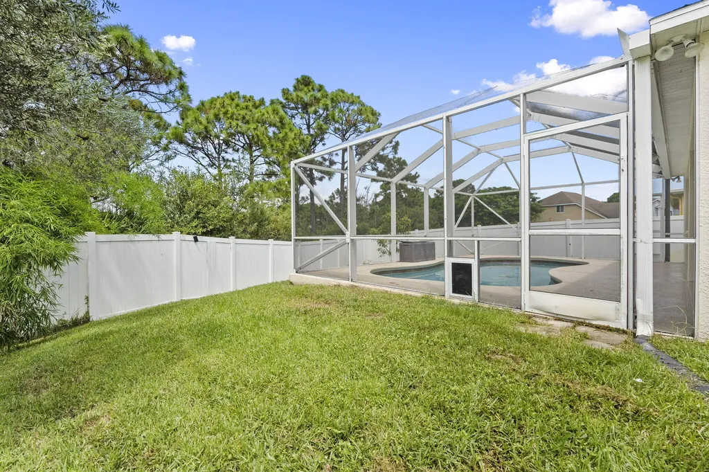 6124 NW Butterfly Orchid Place Port St Lucie FL 34986