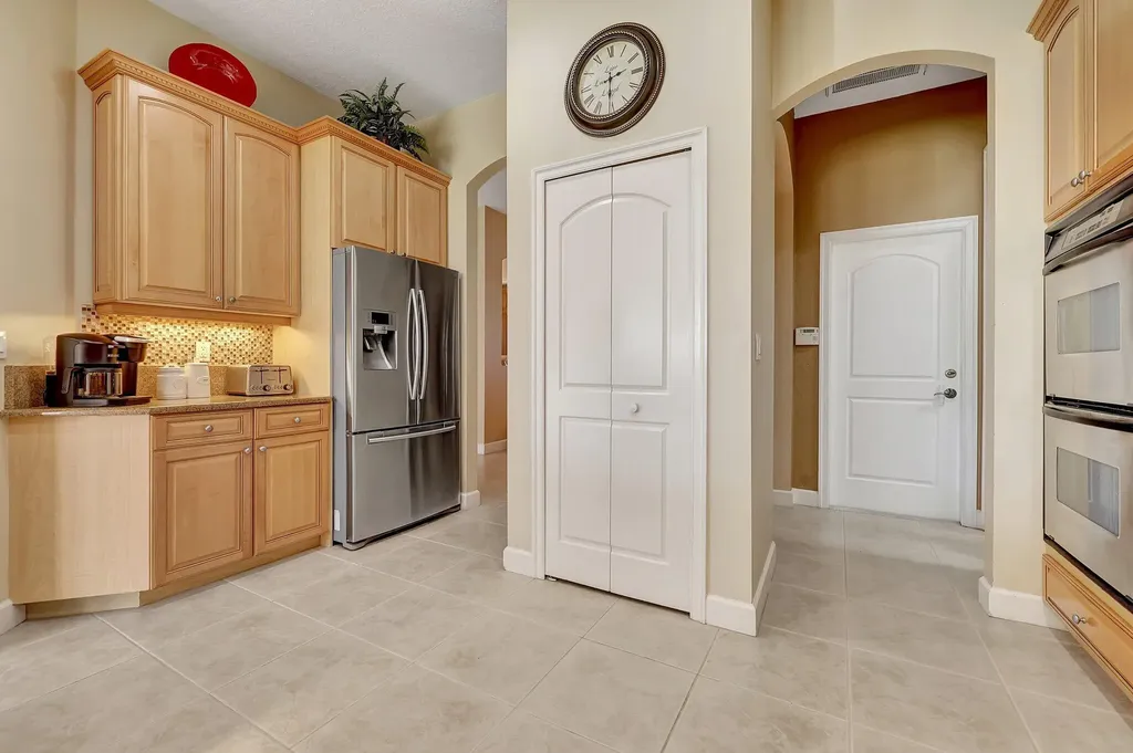 827 SW Grand Reserves Boulevard Port St Lucie FL 34986