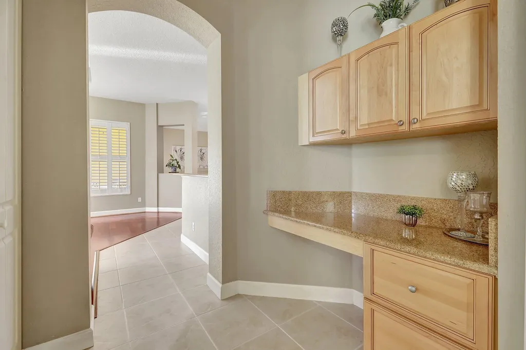 827 SW Grand Reserves Boulevard Port St Lucie FL 34986