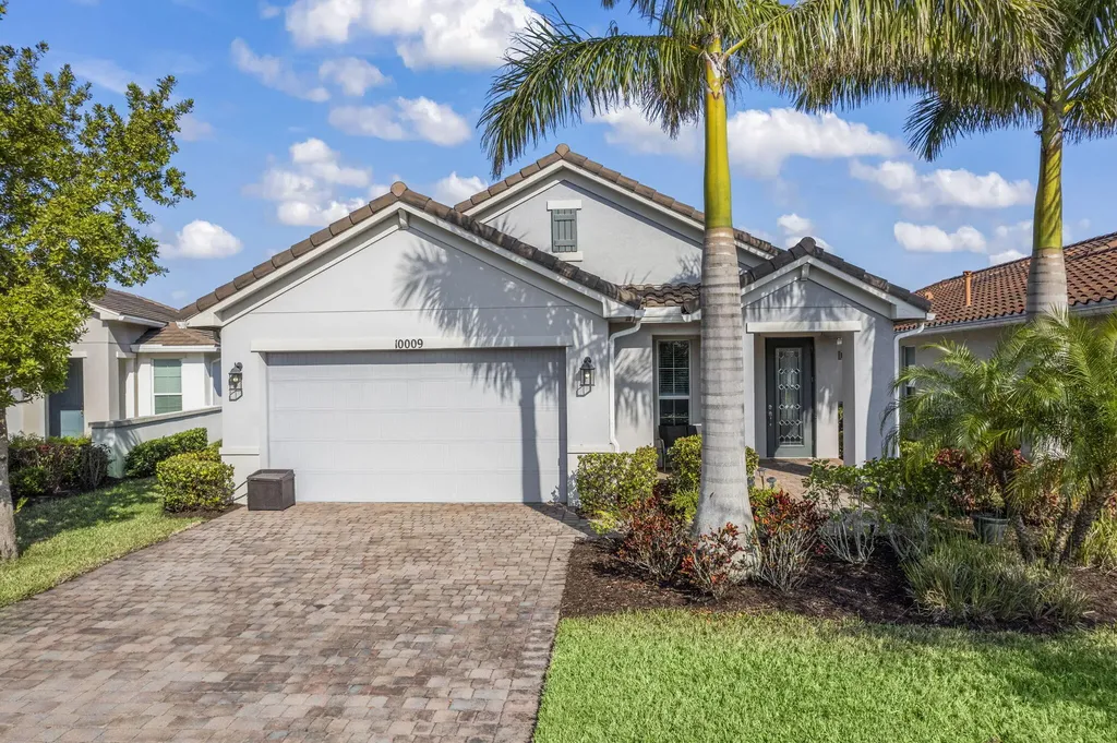 10009 SW Trumpet Tree Circle Port St Lucie FL 34987