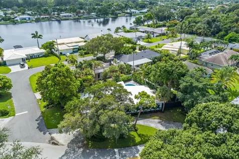 7512 W Lake Drive Lake Clarke Shores FL 33406