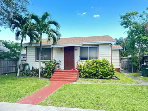 225 NE 13th Street Delray Beach FL 33444