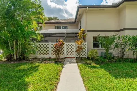 46 Essex Court Royal Palm Beach FL 33411