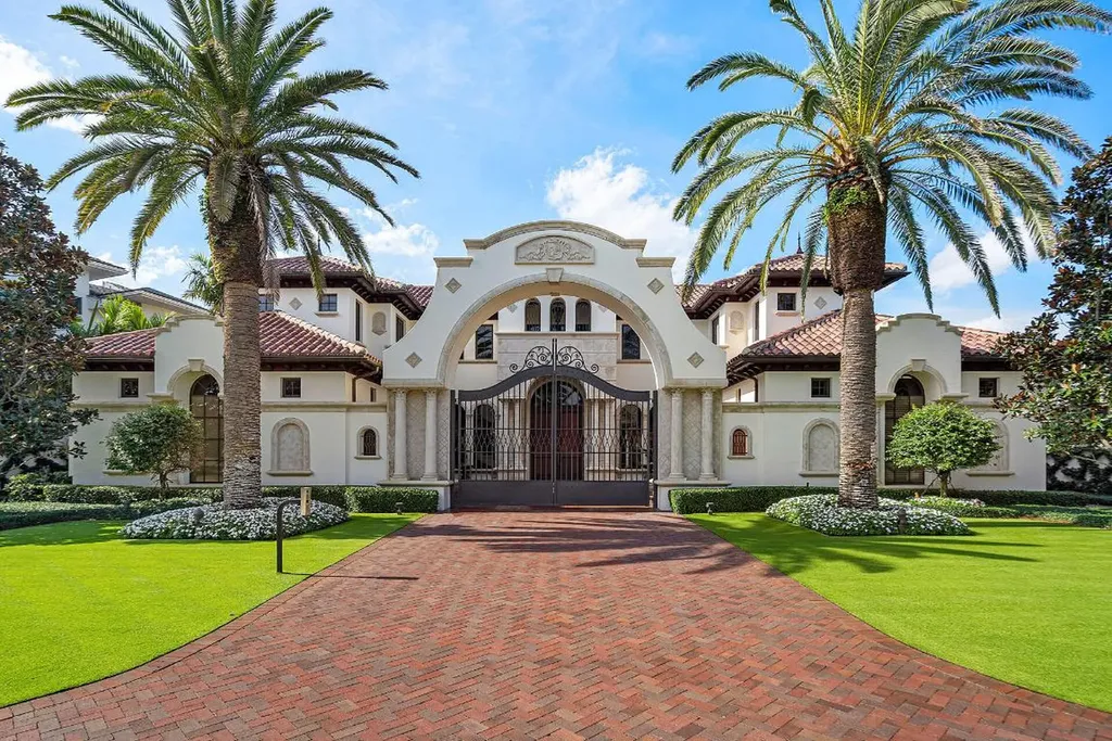 2055 Royal Palm Way Boca Raton FL 33432