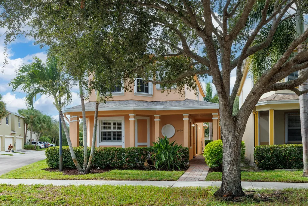 2094 SE Eatonville Drive Port St Lucie FL 34952