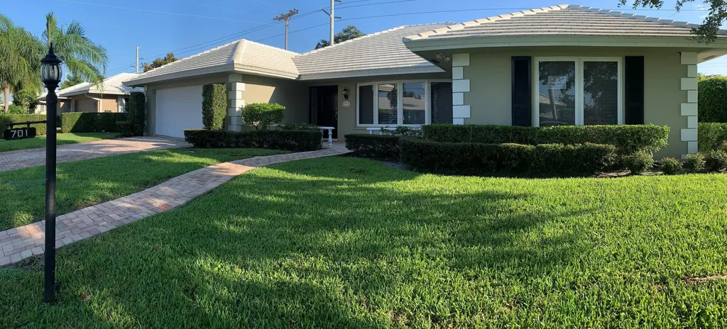 701 Apple Tree Lane Boca Raton FL 33486