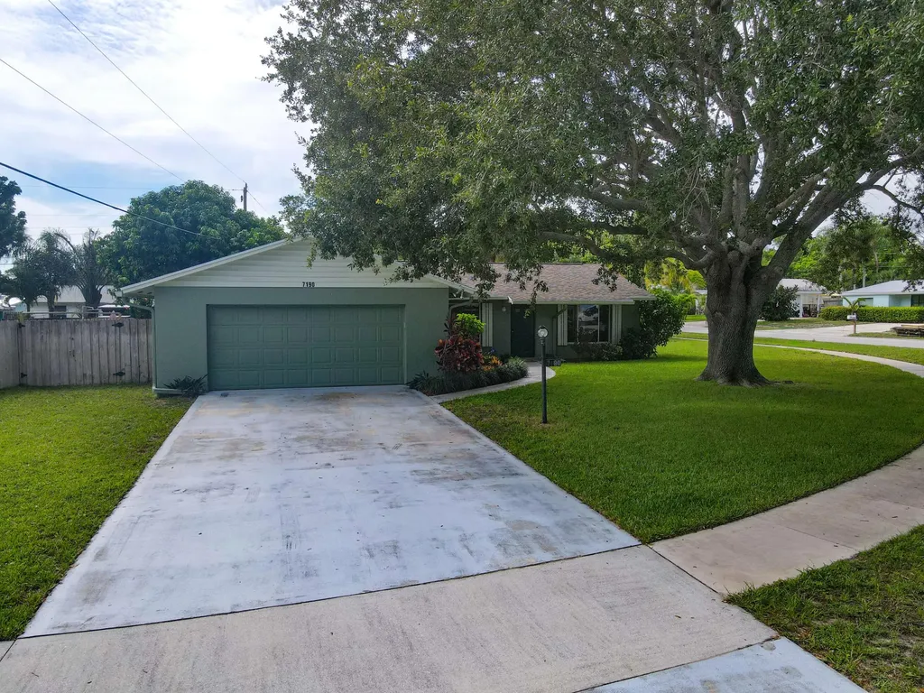 7190 SE Hobe Terrace Hobe Sound FL 33455