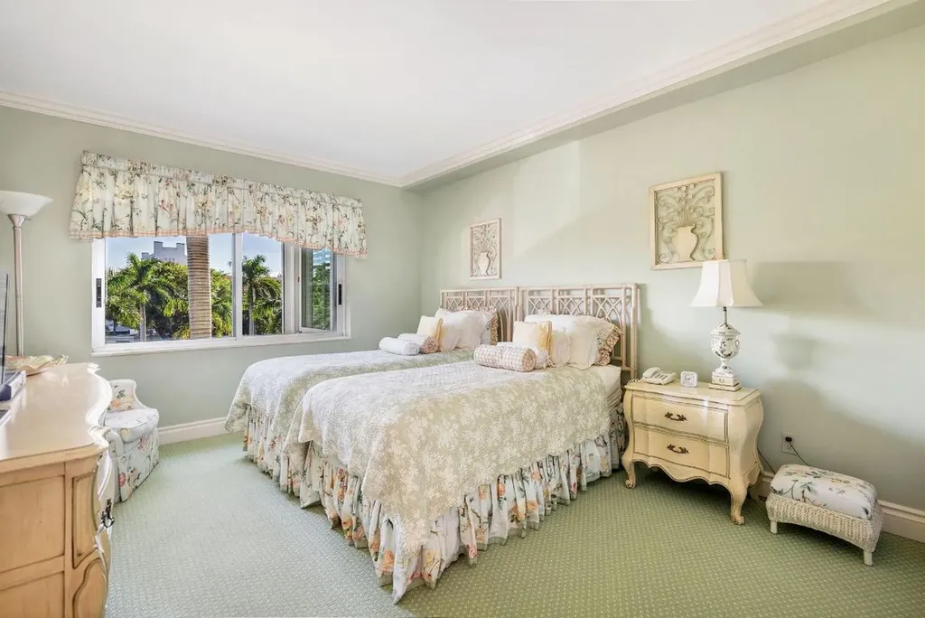 44 Cocoanut Row Palm Beach FL 33480